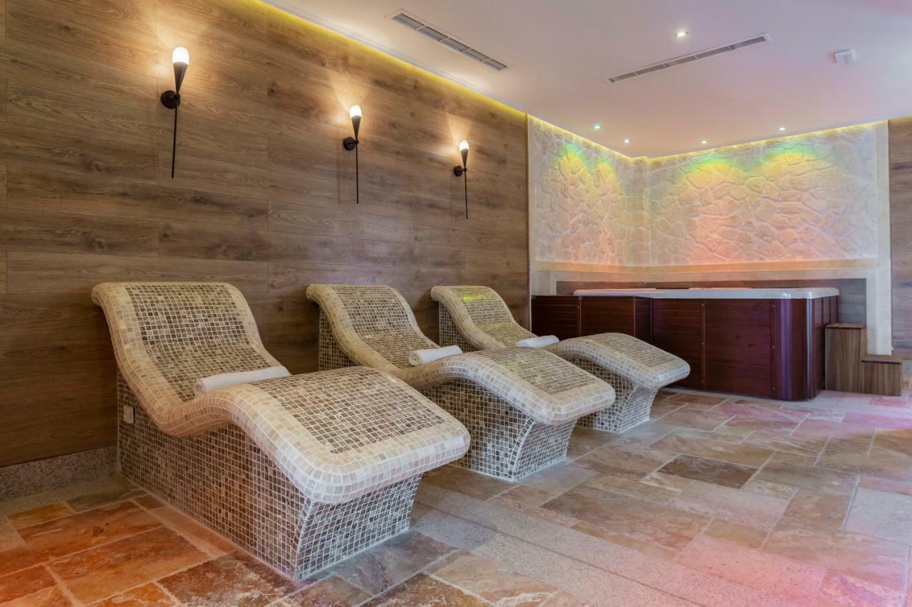 Gardenia Beach Palace Aparthotel 포마리 외부 사진